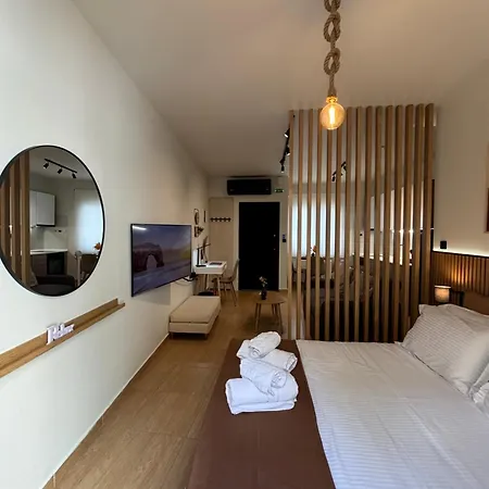 Thymeli Cozy Apartment