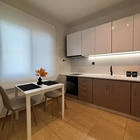 Thymeli Cozy דירה *